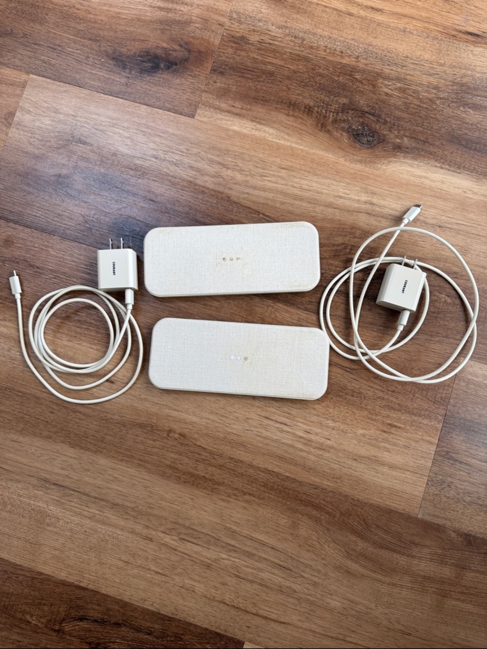 Courant dual-device charging pad